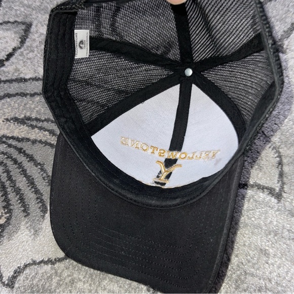 Yellow Stone Dutton Ranch Black Trucker Snapback OS - Picture 2 of 3